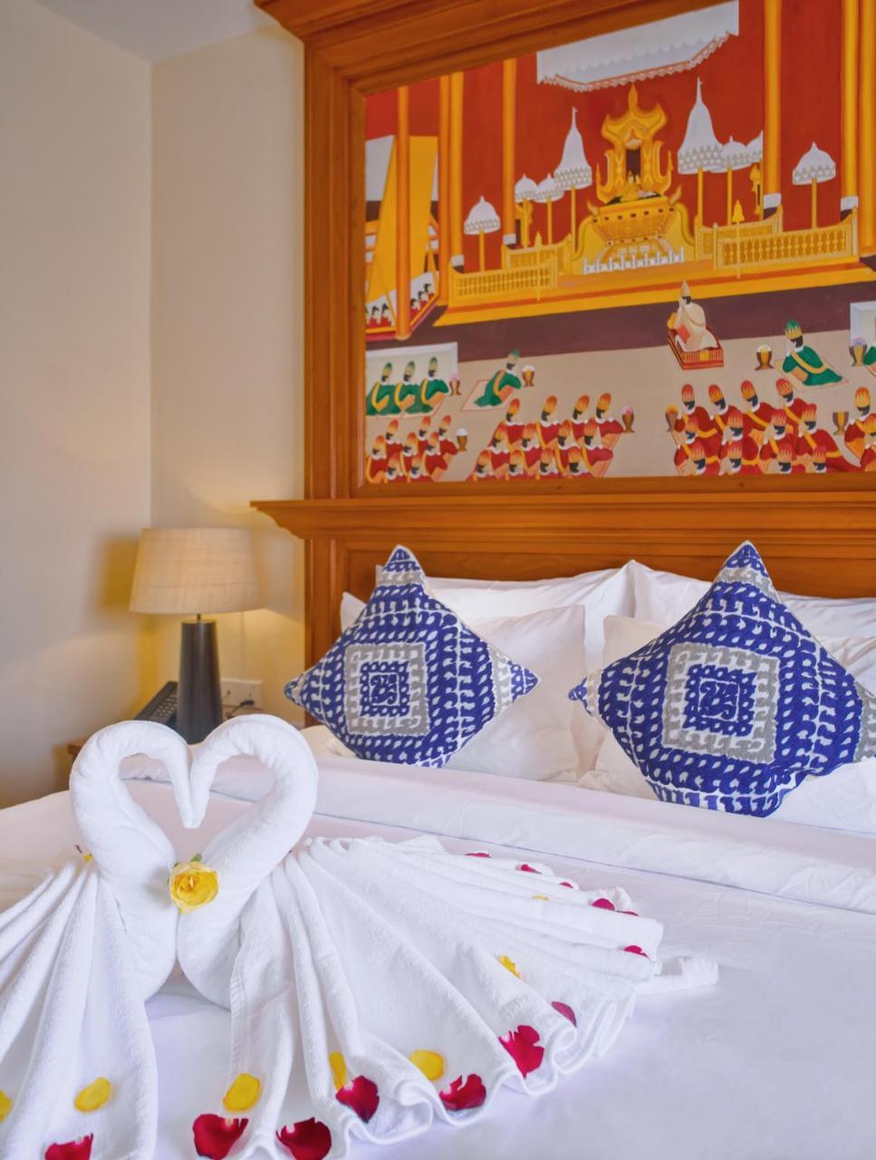 Sunset Palace View Suites Мандалай Экстерьер фото
